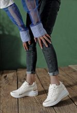 SPORT SHOES
