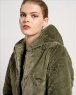 REVERSIBLE HOODIE JACKET - Image 10