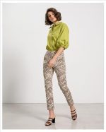 TROUSER COTTON ANIMAL PRINT - Image 4