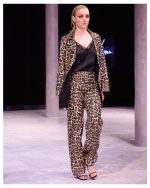 TROUSER SEQUIN ANIMAL PRINT