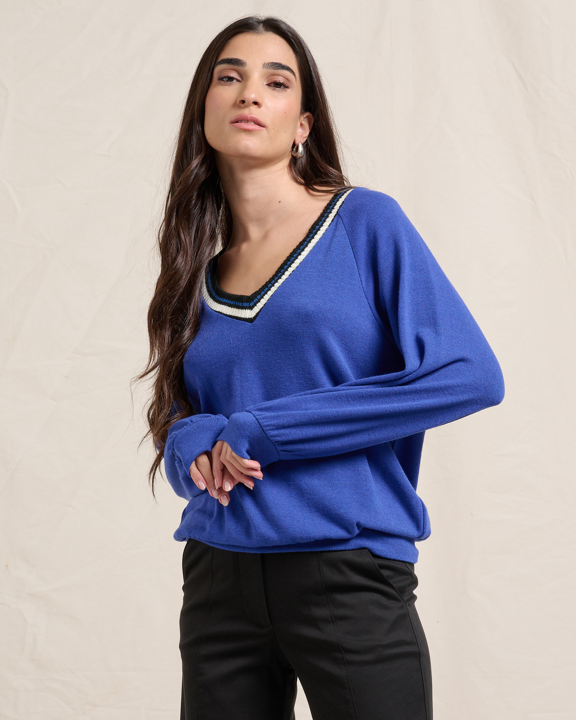 44101.jpg KNITTED V NECK - Image 1