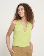 BLOUSE SLEEVELESS