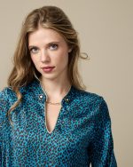 BLOUSE SATIN ANIMAL PRINT - Image 4