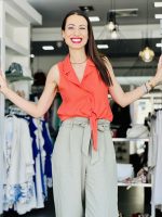 SHIRT SLEEVELESS TIE FRONT