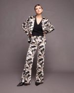 VELVET BLAZER JACKET - Image 2