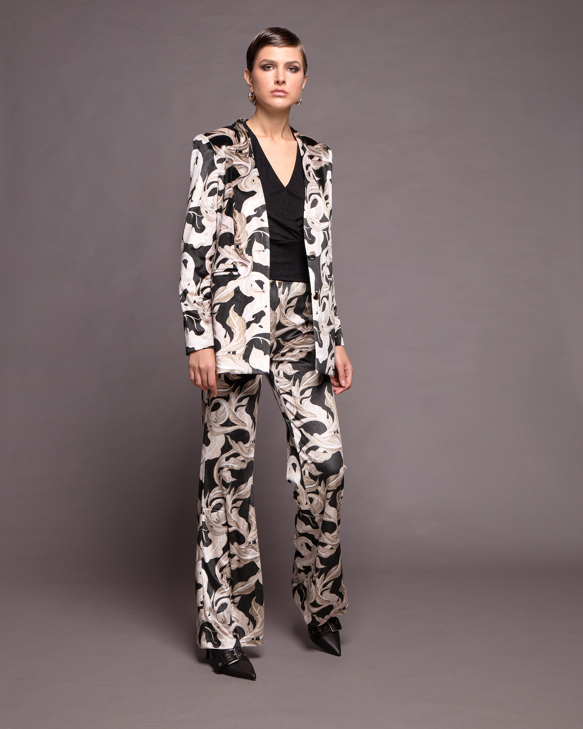 86029B.jpg VELVET BLAZER JACKET - Image 1