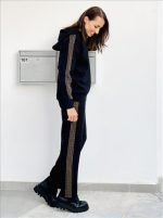 KNITTED TROUSER DESIGN DETAIL - Image 3