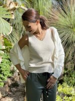 KNITTED SLEEVELESS