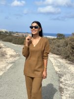 KNITTED RIBBED V NECK