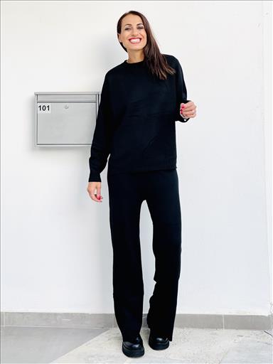 IT1021W.jpg KNITTED ROUND NECK TOP - Image 1