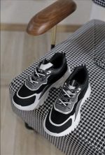 SPORT SHOES