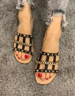 FLAT SANDALS