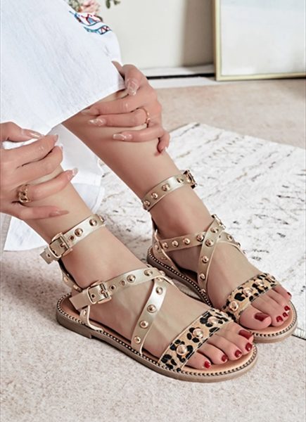 FLAT SANDALS STUDDED