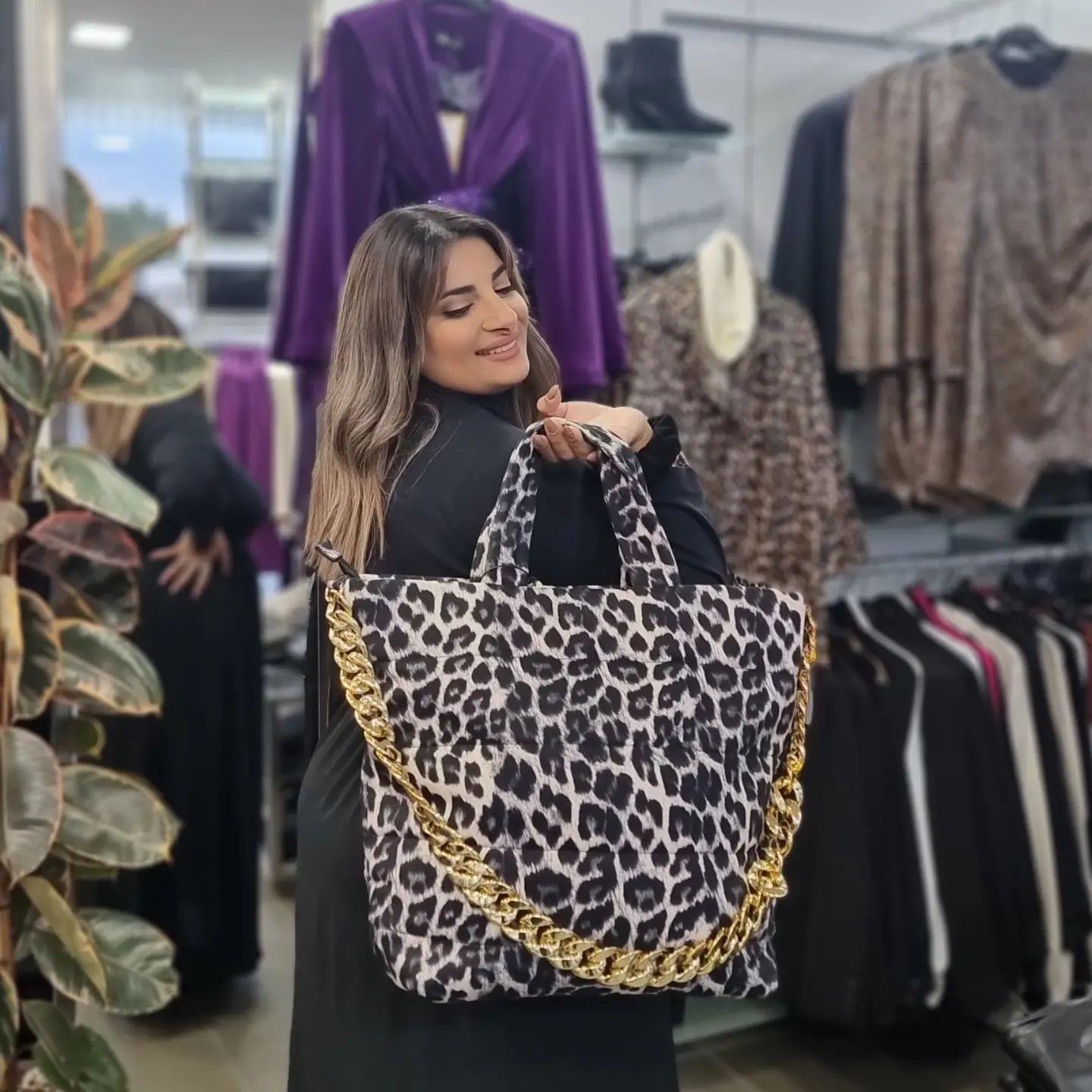 T6022W.jpg BIG ANIMAL PRINT BAG - Image 1