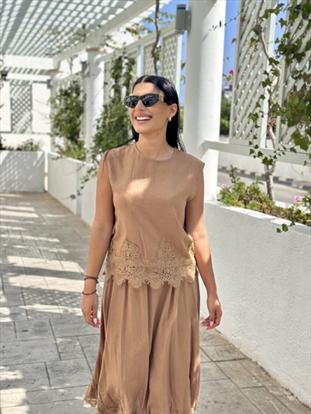 BP1625S.jpg TOP SLEEVELESS CUTWORK - Image 1