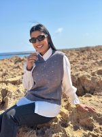 KNIT SLEEVELESS WITH SHIRT
