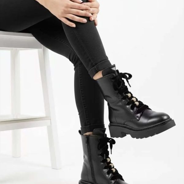 ANKLE BOOTS TRUCK SOLE