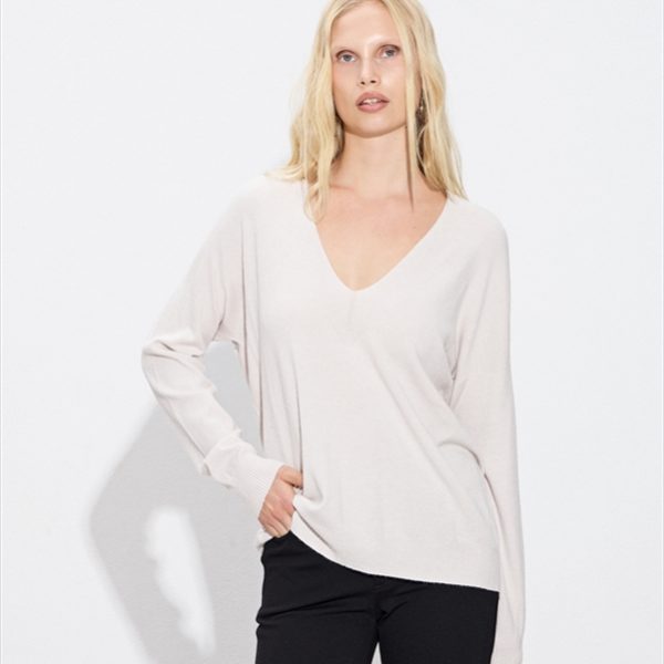 V NECK KNITTED LIGHTWEIGHT