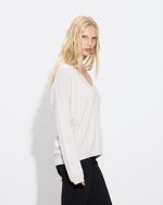 V NECK KNITTED LIGHTWEIGHT - Image 9