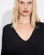 V NECK KNITTED LIGHTWEIGHT - Image 13