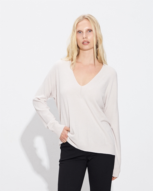 40032016.jpg V NECK KNITTED LIGHTWEIGHT - Image 1
