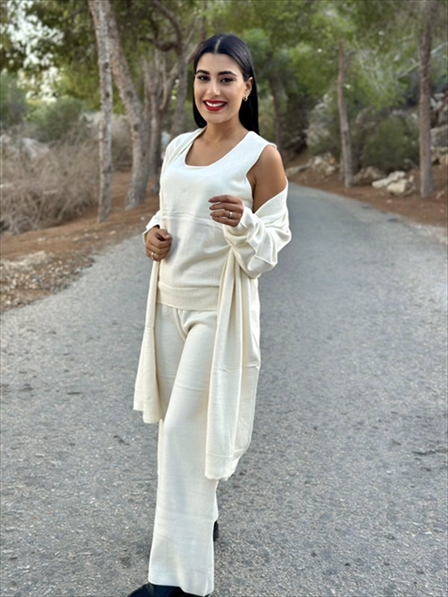 KNITTED TOP SLEEVELESS
