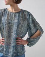 BLOUSE BLUE SNAKE PRINT - Image 3