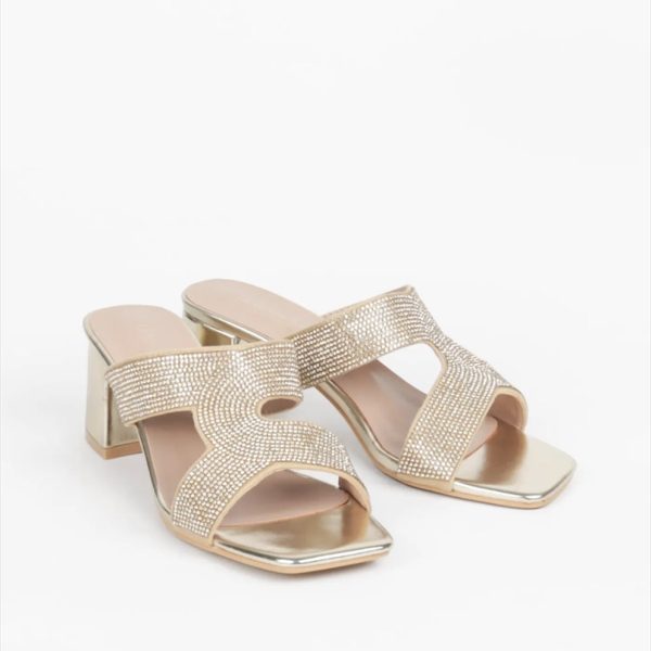 MULES SANDAL CUT OUT